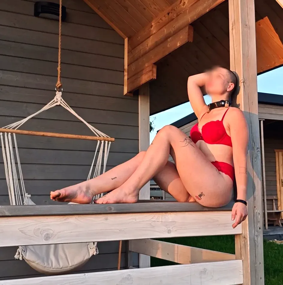 Emily, 21