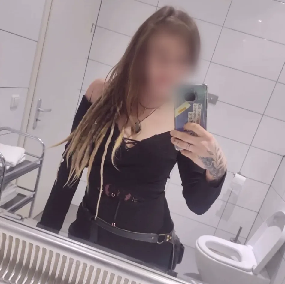 Gemma, 30