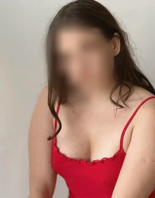 Nadia, 28